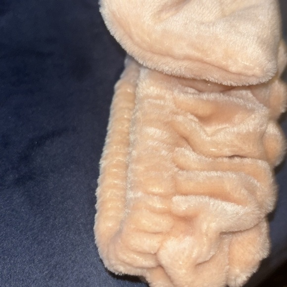 Giovanni Nude pink Elastic  velvet headband with bow - Picture 7 of 9